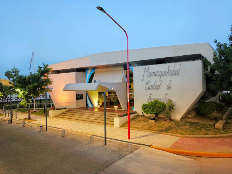 El Intendente  Gustavo A. Benedetti recibe al Vice Gobernador Cr. Manuel Calvo para dar Inicio a las Obras de Cloacas en el Sector Sur