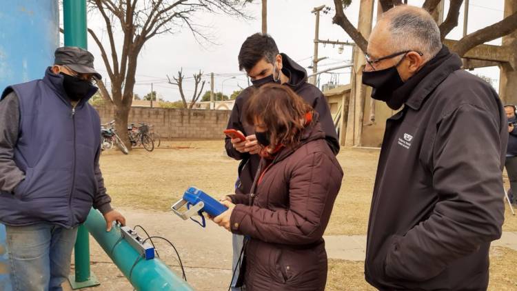 ESPECIALISTAS DE LA ADMINISTRACIÓN PROVINCIAL DE RECURSOS HÍDRICOS ANALIZAN LOS POZOS DE AGUA DE LA CIUDAD