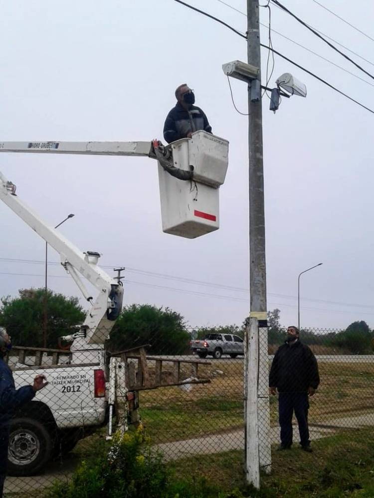 SE REALIZAN MEJORAS EN LOS CENTROS VECINALES DESDE EL MUNICIPIO