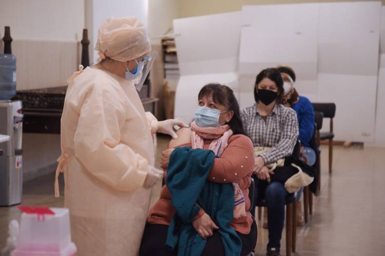 ARRIBARON 1485 NUEVAS DOSIS: EL VACUNATORIO FUNCIONARÁ VIERNES, SÁBADO Y LUNES