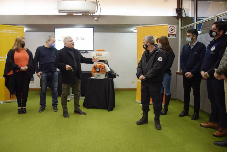 EL INTENDENTE BENEDETTI HIZO ENTREGA DE EQUIPAMIENTO, EN UN NUEVO ANIVERSARIO DE LA ASOCIACIÓN BOMBEROS VOLUNTARIOS