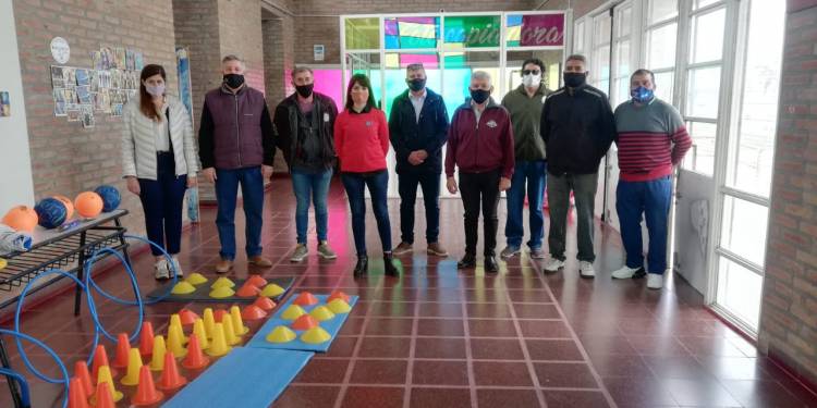 VETERANOS DE MALVINAS REALIZAN IMPORTANTE DONACIÓN EN ELEMENTOS DEPORTIVOS