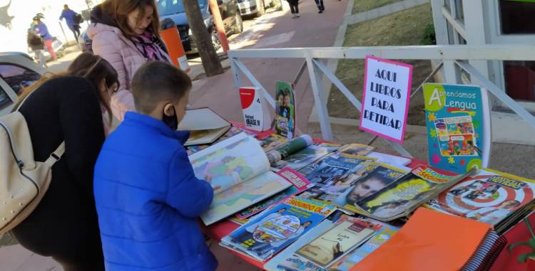 LA BIBLIOTECA MUNICIPAL POPULAR ALMAFUERTE ESTÁ LLEVANDO A CABO LA “1° FERIA DE LIBROS USADOS” CON RETIRO GRATIS