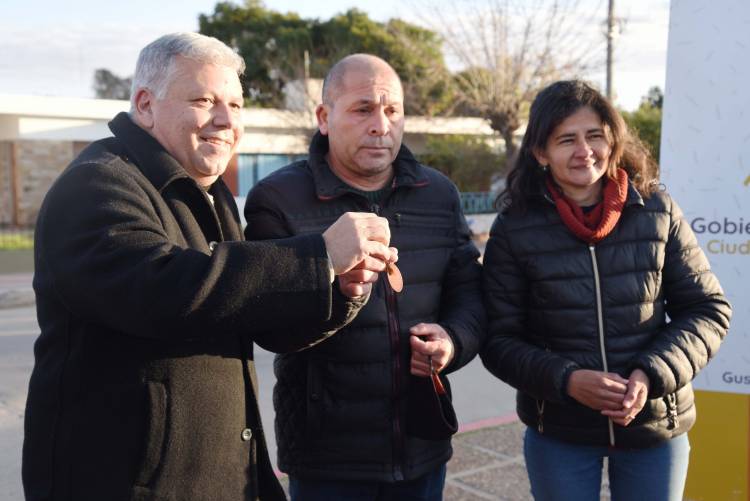 ARROYITO CONCRETA LA REPARACIÓN HABITACIONAL A HÉROES DE MALVINAS