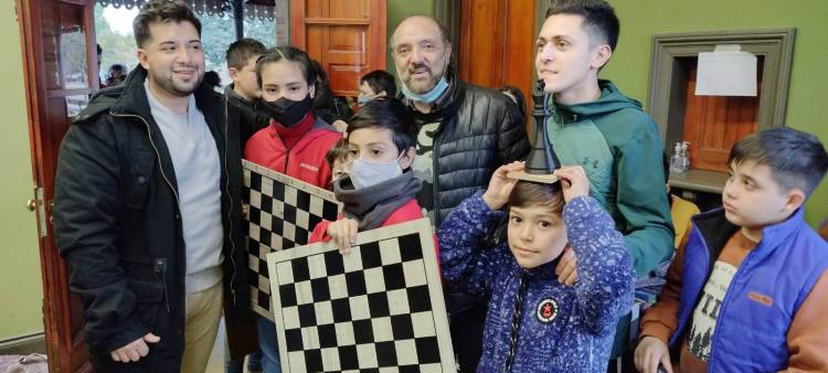 ARROYITO OBTUVO EL PRIMER PUESTO EN EL TORNEO DE AJEDREZ «MENTES BRILLANTES»