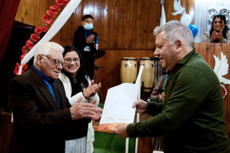 EL INTENDENTE VISITÓ LA COMUNIDAD DE FIELES DE LA IGLESIA BET-EL