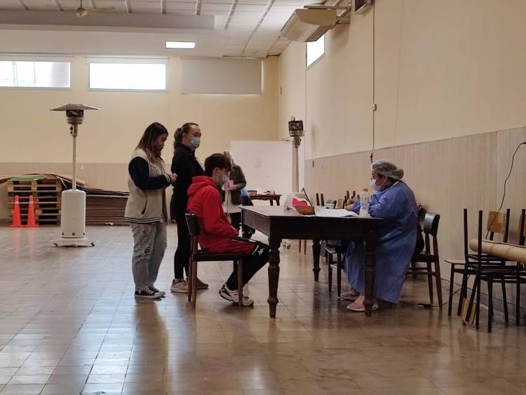 GRAN TRABAJO DEL ÁREA DE INMUNIZACIÓN DEL HOSPITAL MUNICIPAL