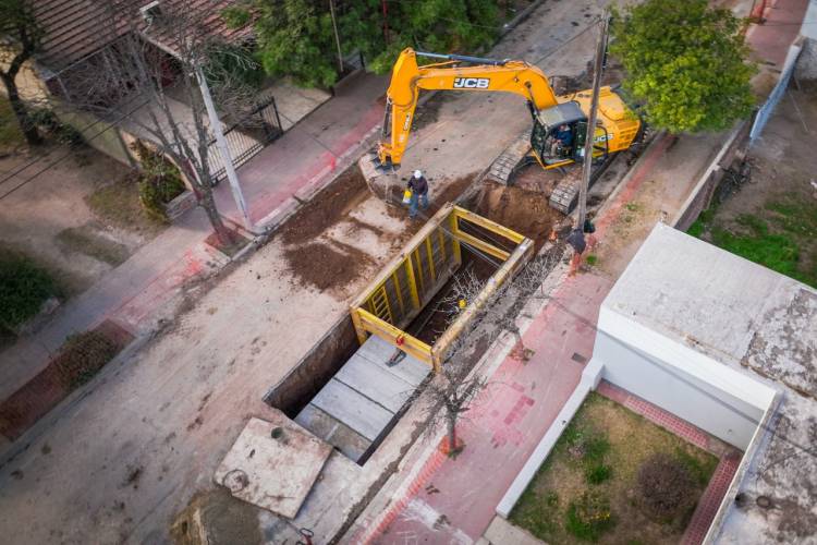LA MEGA OBRA DE DESAGÜES POR CALLE MITRE RECORRE ÚLTIMOS METROS PARA SU FINALIZACIÓN