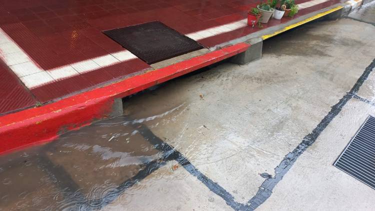 FRENTE A LAS PRIMERAS PRECIPITACIONES, FUNCIONA CON ÉXITO LA MEGA OBRA DE DESAGÜES, QUE SE HA LLEVADO A CABO EN CALLE MITRE