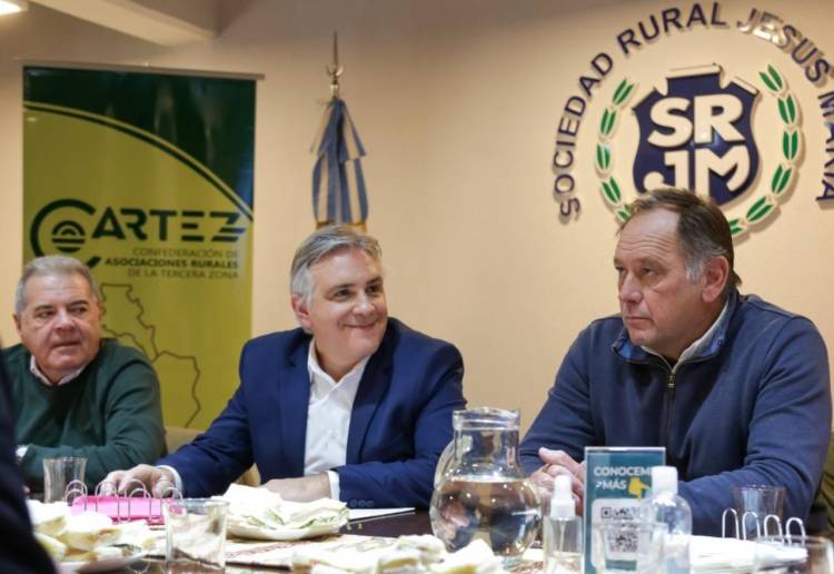 Llaryora se reunió con Cartez en la Rural de Jesús María y ratificó su defensa al campo