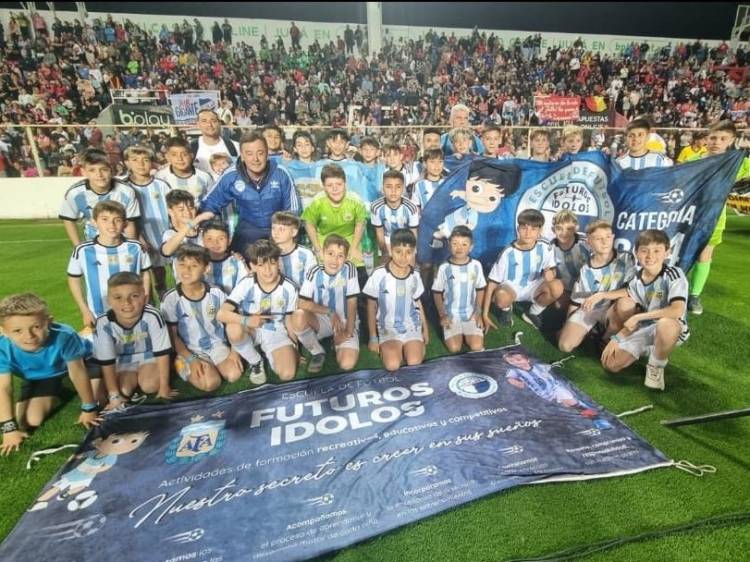 DEPORTE: LA ESCUELA DE FÚTBOL FUTUROS ÍDOLOS ESTUVO PRESENTE EN UN TORNEO INTERNACIONAL
