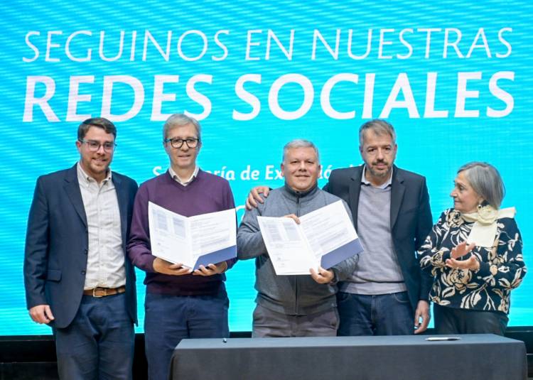 EL INTENDENTE BENEDETTI JUNTO AL RECTOR DE LA UNC, JHON BORETTO, FIRMAN CARTA COMPROMISO PARA PONER EN MARCHA EL PRESUPUESTO PARTICIPATIVO EN LA CIUDAD