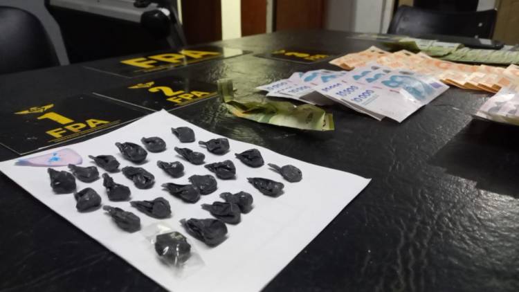 FPA DETUVO A UN DELIVERY DE COCAÍNA EN ARROYITO