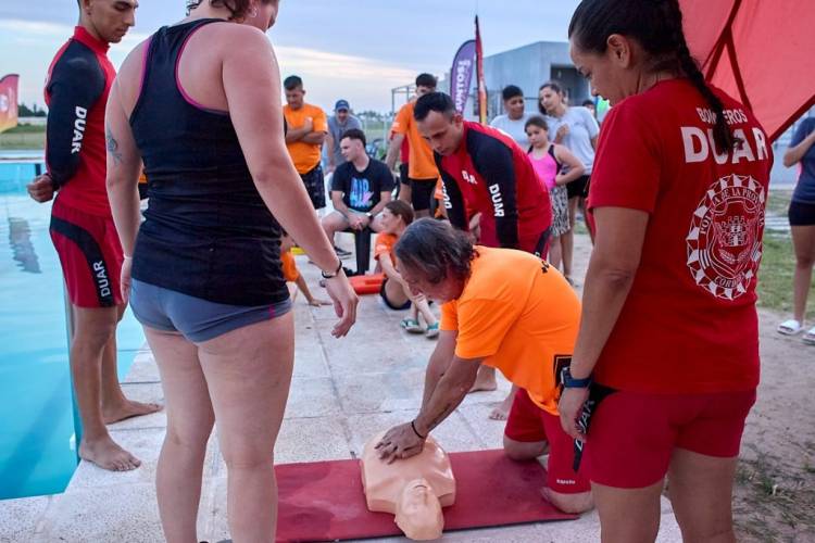 Jornada de Capacitación en Primeros Auxilios, RCP y Rescate Acuático: Formación para salvar vidas