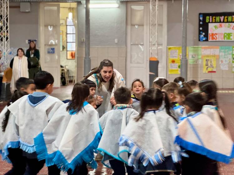 Arroyito conmemoró el Día de la Independencia con un emotivo acto en la Escuela José María Paz